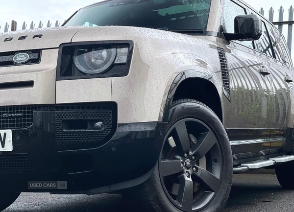 Used Land Rover Defender 2023 for sale - 76399989: Photo 2