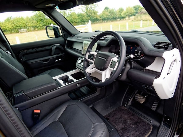 Used Land Rover Defender 2025 for sale - 75703690: Photo 35