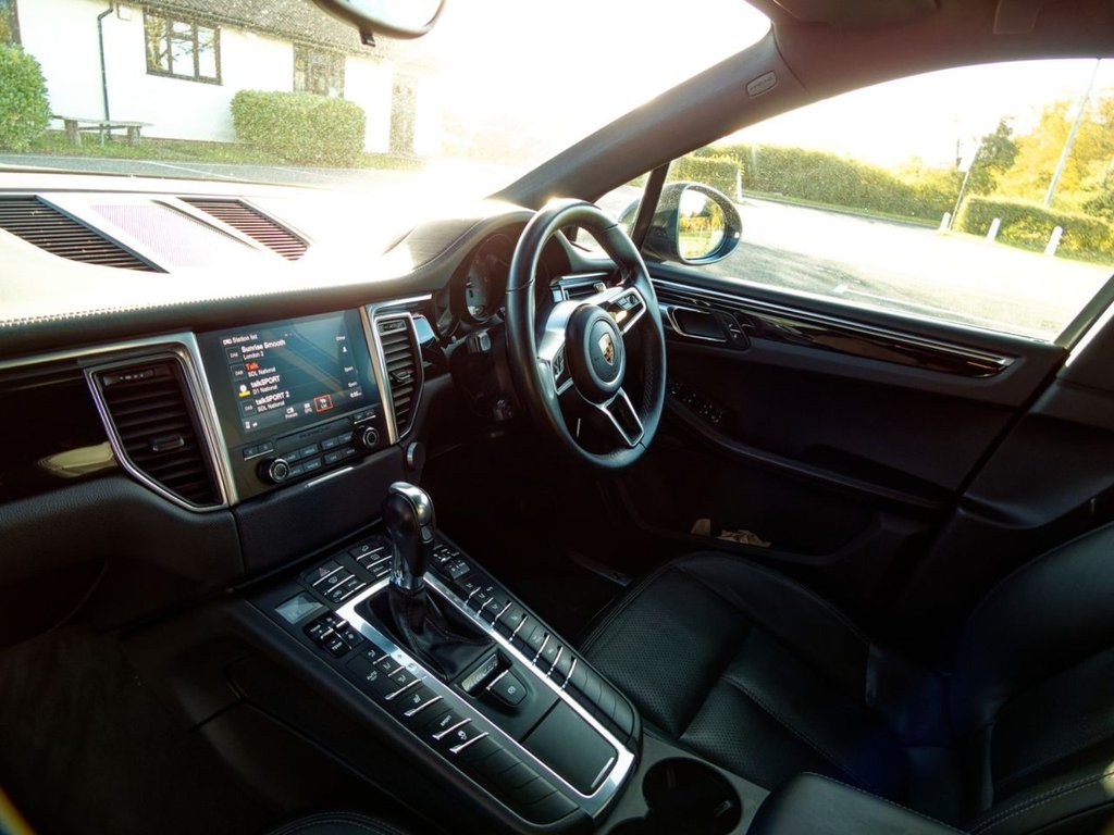 Used Porsche Macan 2016 for sale - 76385835: Photo 31