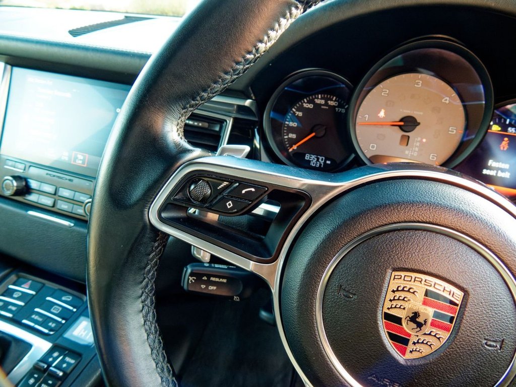 Used Porsche Macan 2016 for sale - 76385835: Photo 37