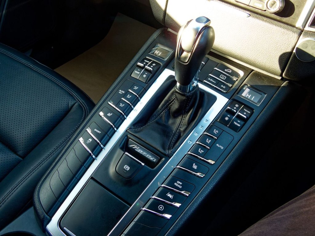 Used Porsche Macan 2016 for sale - 76385835: Photo 43