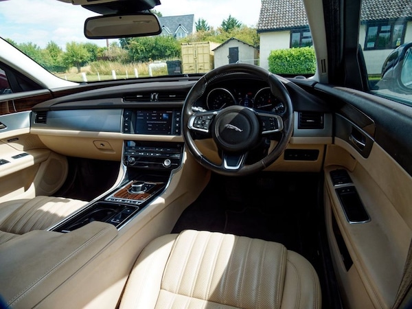 Used Jaguar XF 2017 for sale - 75548798: Photo 32
