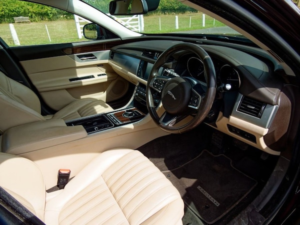 Used Jaguar XF 2017 for sale - 75548798: Photo 35