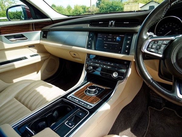 Used Jaguar XF 2017 for sale - 75548798: Photo 36