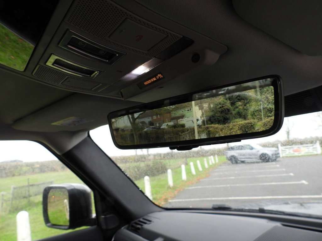 Used Land Rover Defender 2022 for sale - 76546668: Photo 32