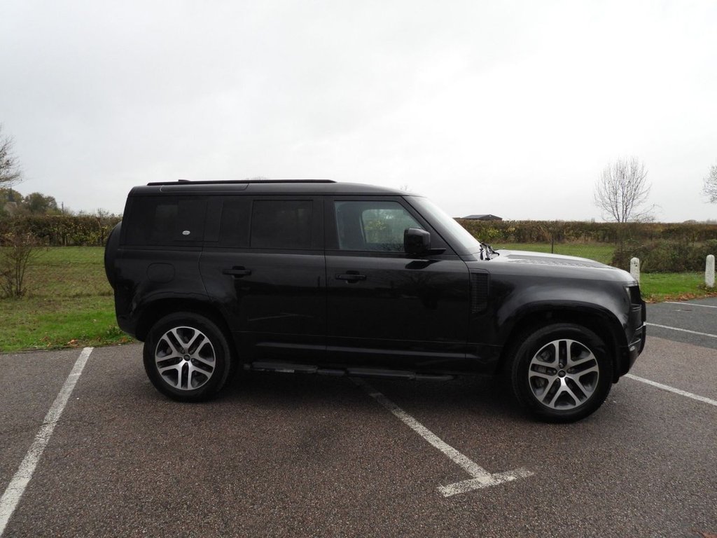 Used Land Rover Defender 2022 for sale - 76546668: Photo 4