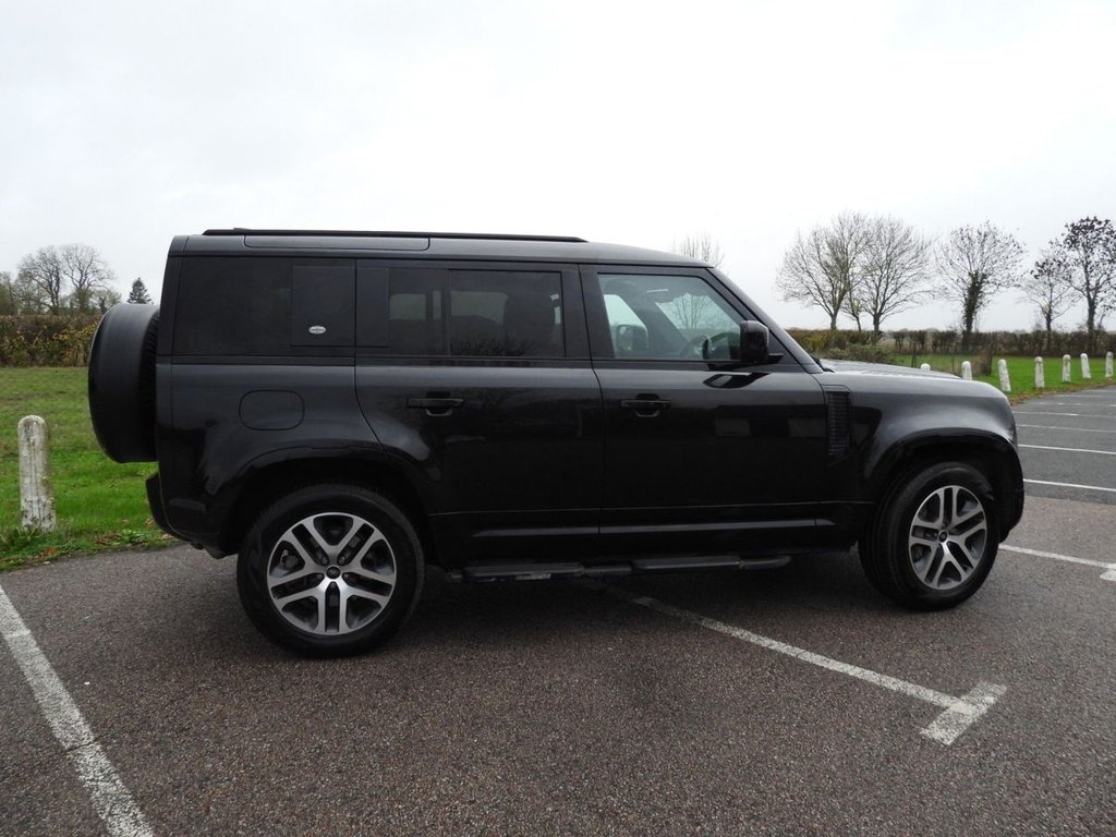 Used Land Rover Defender 2022 for sale - 76546668: Photo 5