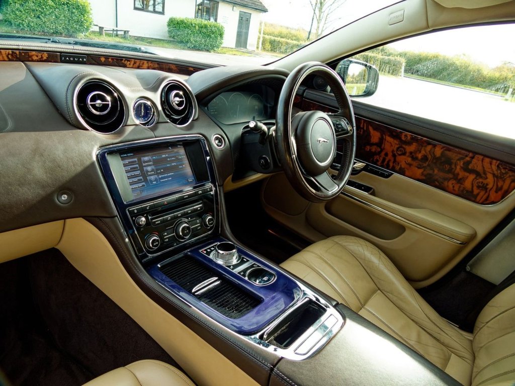 Used Jaguar XJ 2011 for sale - 76469585: Photo 31