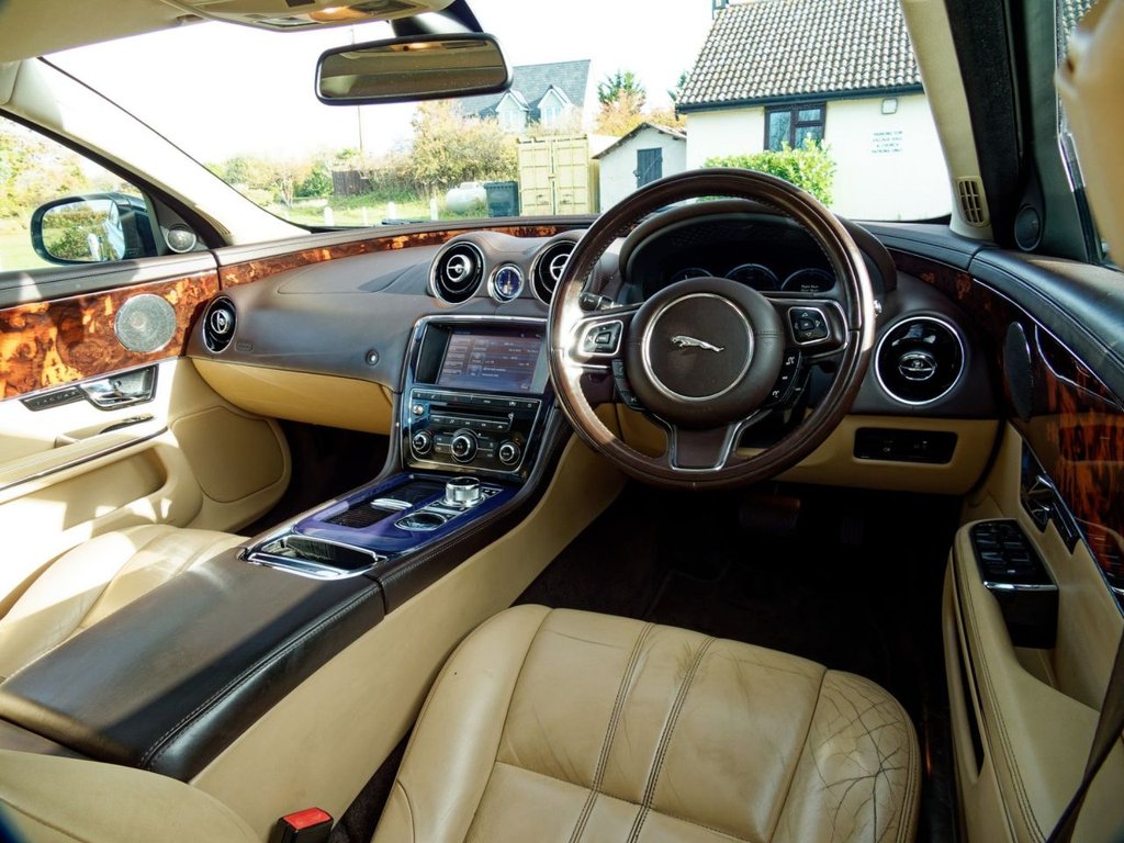 Used Jaguar XJ 2011 for sale - 76469585: Photo 32