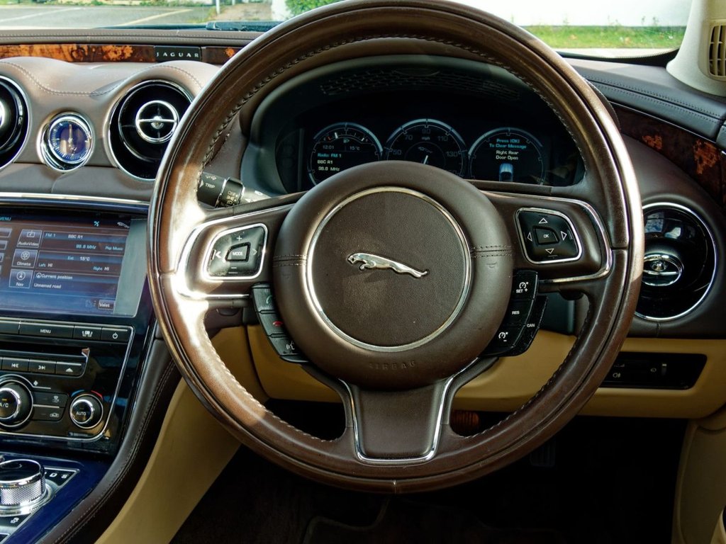 Used Jaguar XJ 2011 for sale - 76469585: Photo 34