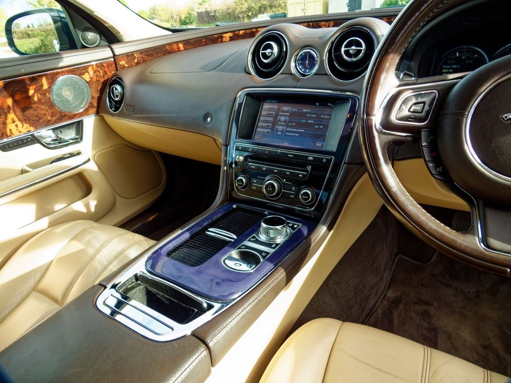 Used Jaguar XJ 2011 for sale - 76469585: Photo 36
