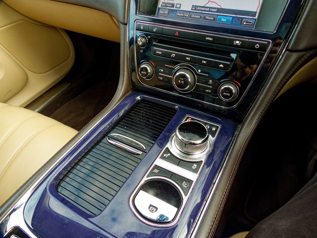 Used Jaguar XJ 2011 for sale - 76469585: Photo 43