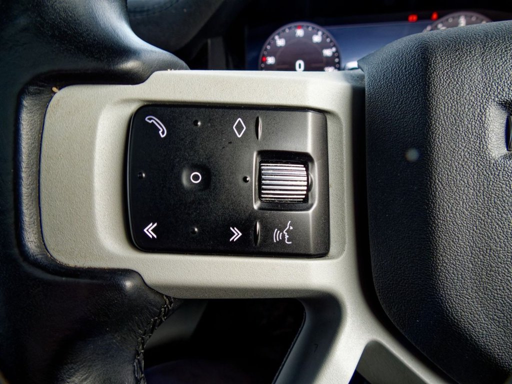Used Land Rover Defender 2022 for sale - 76962109: Photo 40