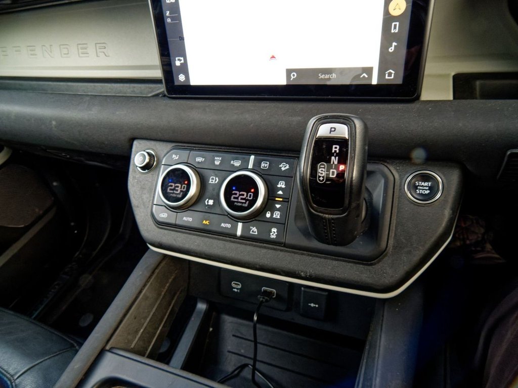 Used Land Rover Defender 2022 for sale - 76962109: Photo 46