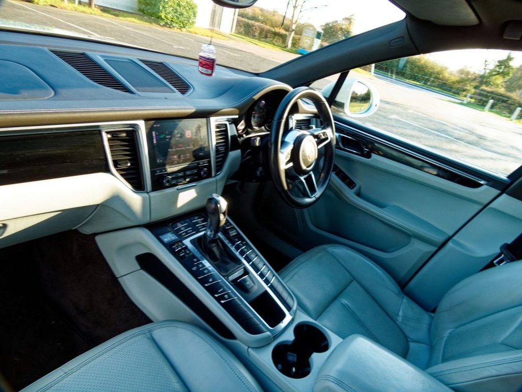 Used Porsche Macan 2017 for sale - 76820843: Photo 31