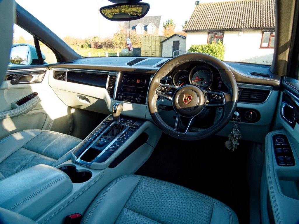 Used Porsche Macan 2017 for sale - 76820843: Photo 32