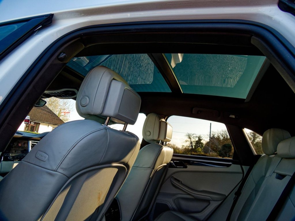 Used Porsche Macan 2017 for sale - 76820843: Photo 44