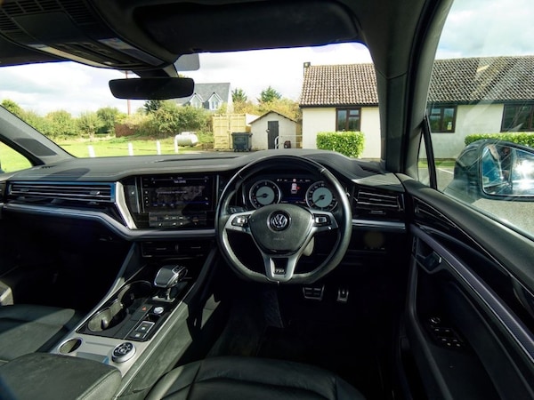 Used Volkswagen Touareg 2018 for sale - 72493343: Photo 32