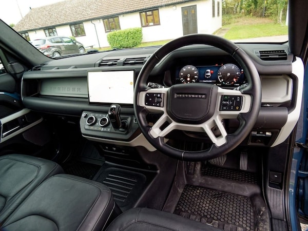 Used Land Rover Defender 2024 for sale - 76223903: Photo 33