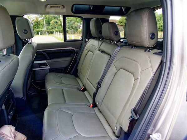 Used Land Rover Defender 2023 for sale - 75516010: Photo 31