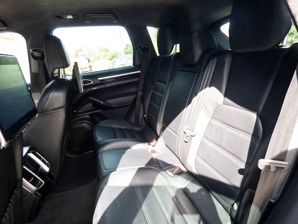 Used Porsche Cayenne 2017 for sale - 68190839: Photo 28