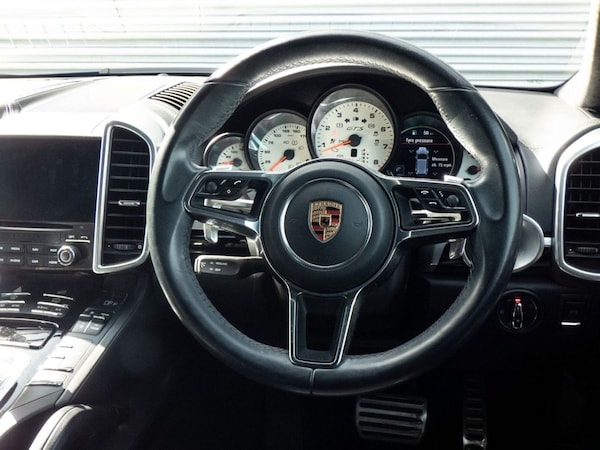 Used Porsche Cayenne 2017 for sale - 68190839: Photo 33