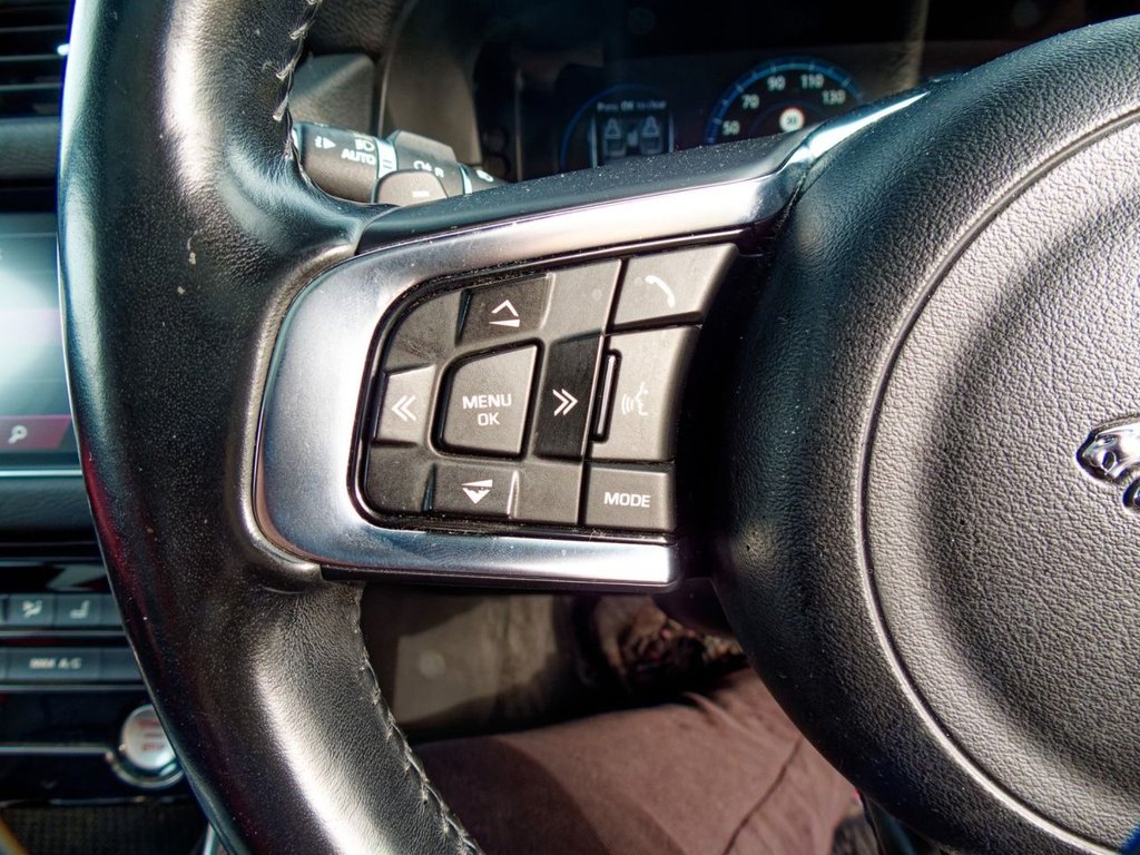 Used Jaguar XF 2016 for sale - 76496437: Photo 37