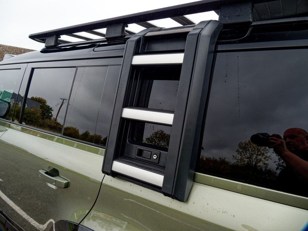 Used Land Rover Defender 2022 for sale - 76210741: Photo 17