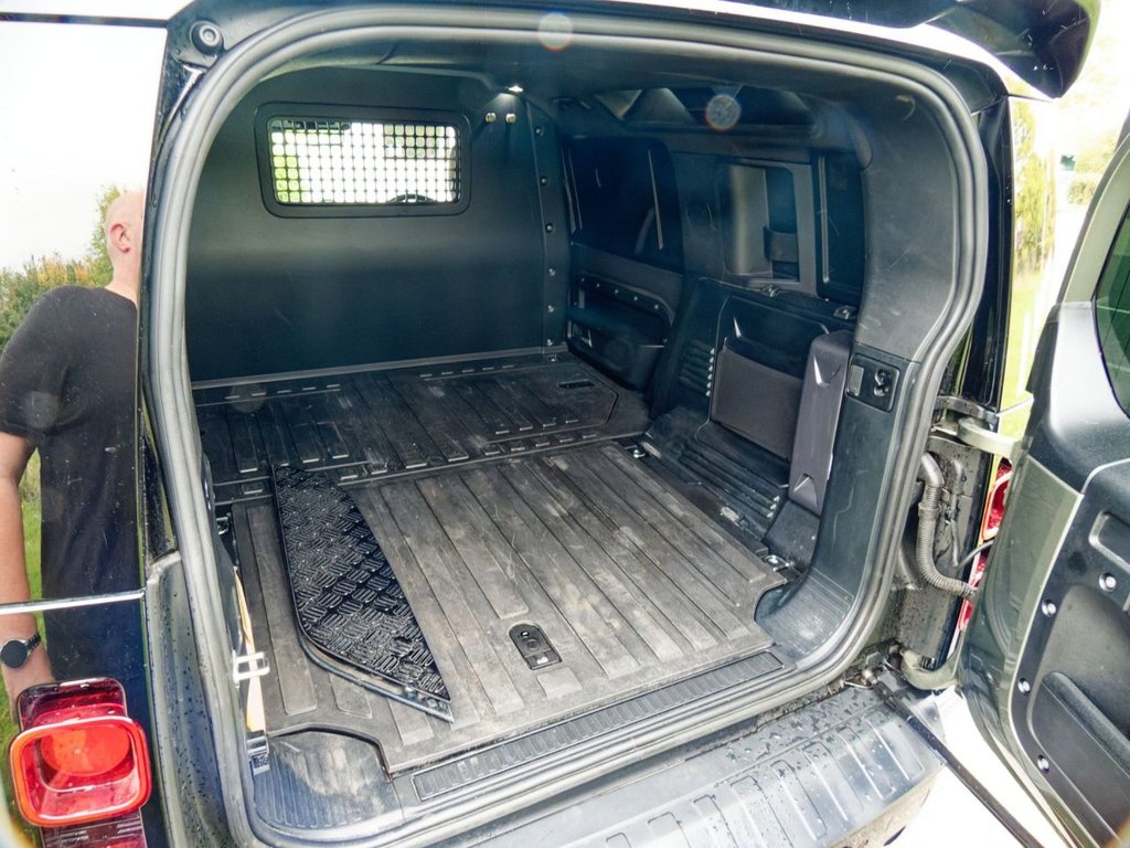 Used Land Rover Defender 2022 for sale - 76210741: Photo 19