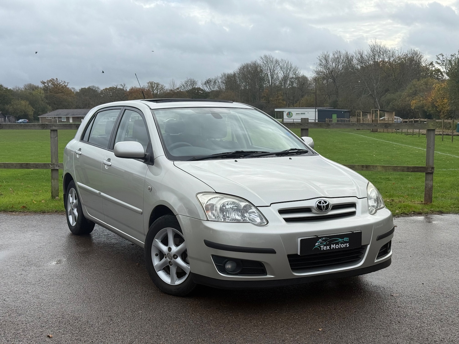 Used Toyota Corolla 2004 for sale - 76429535: Photo 1
