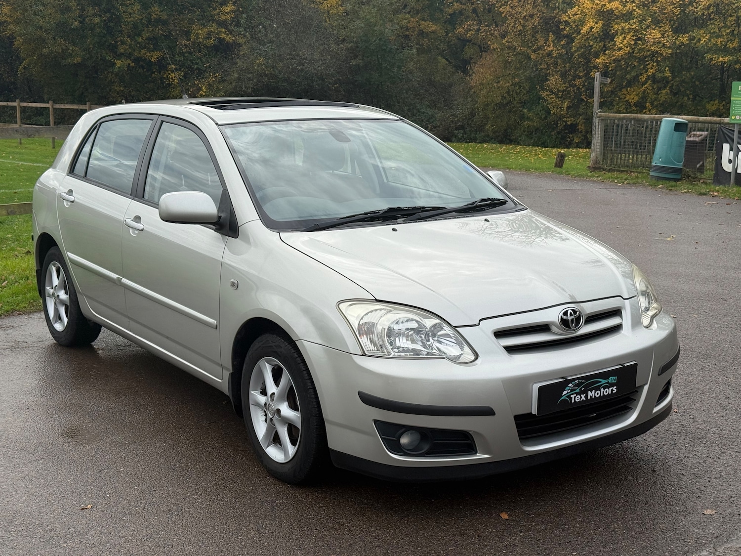 Used Toyota Corolla 2004 for sale - 76429535: Photo 2