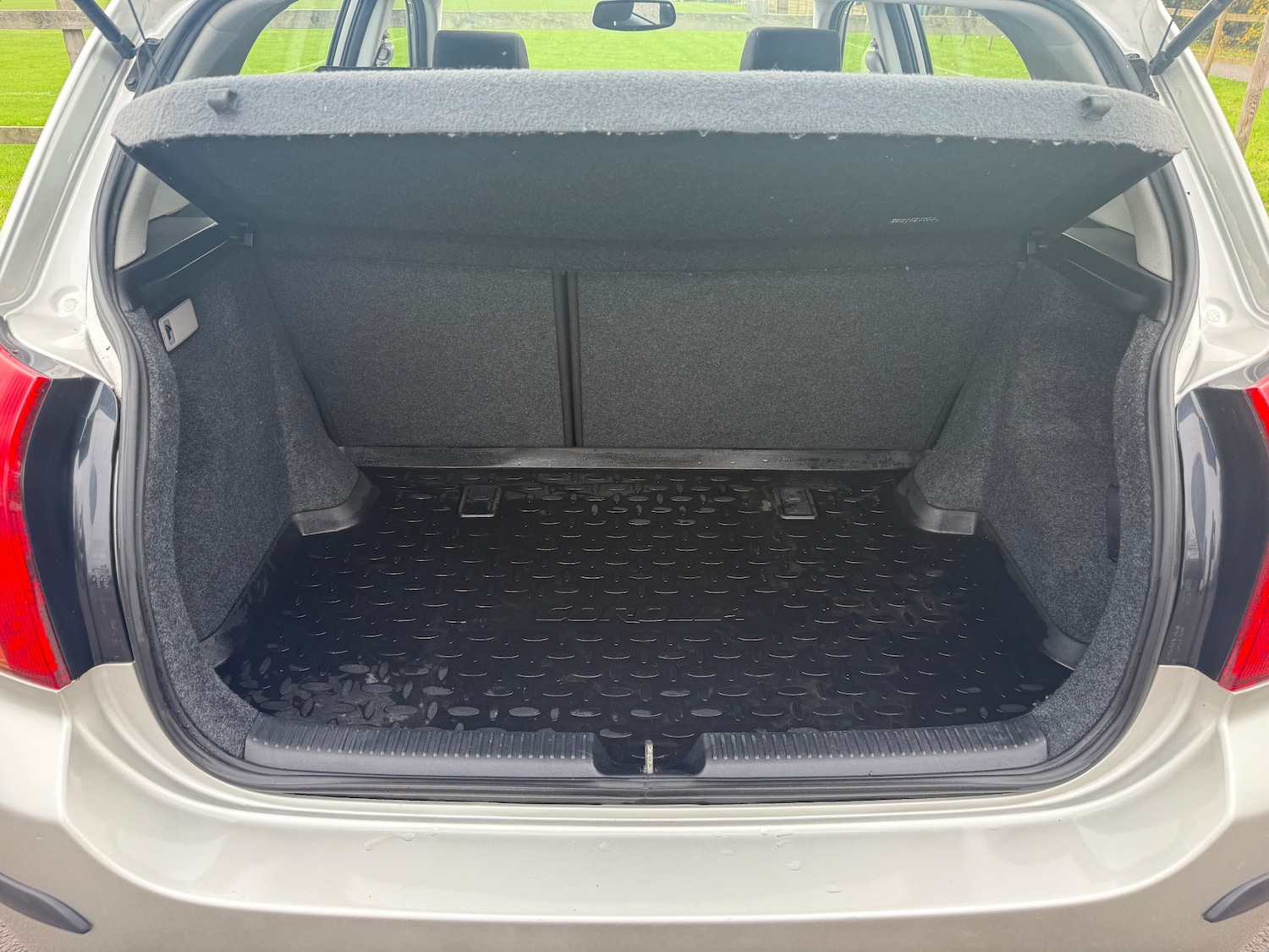 Used Toyota Corolla 2004 for sale - 76429535: Photo 21