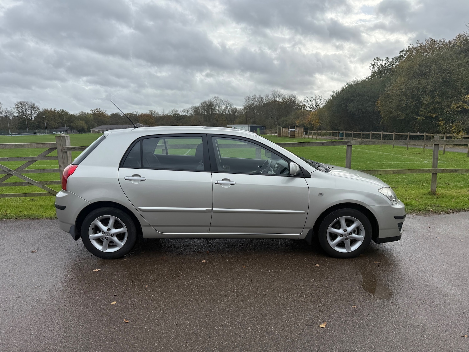 Used Toyota Corolla 2004 for sale - 76429535: Photo 3