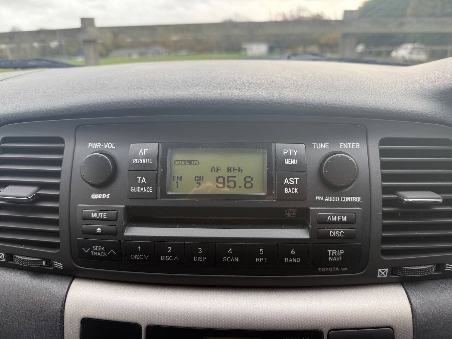 Used Toyota Corolla 2004 for sale - 76429535: Photo 31