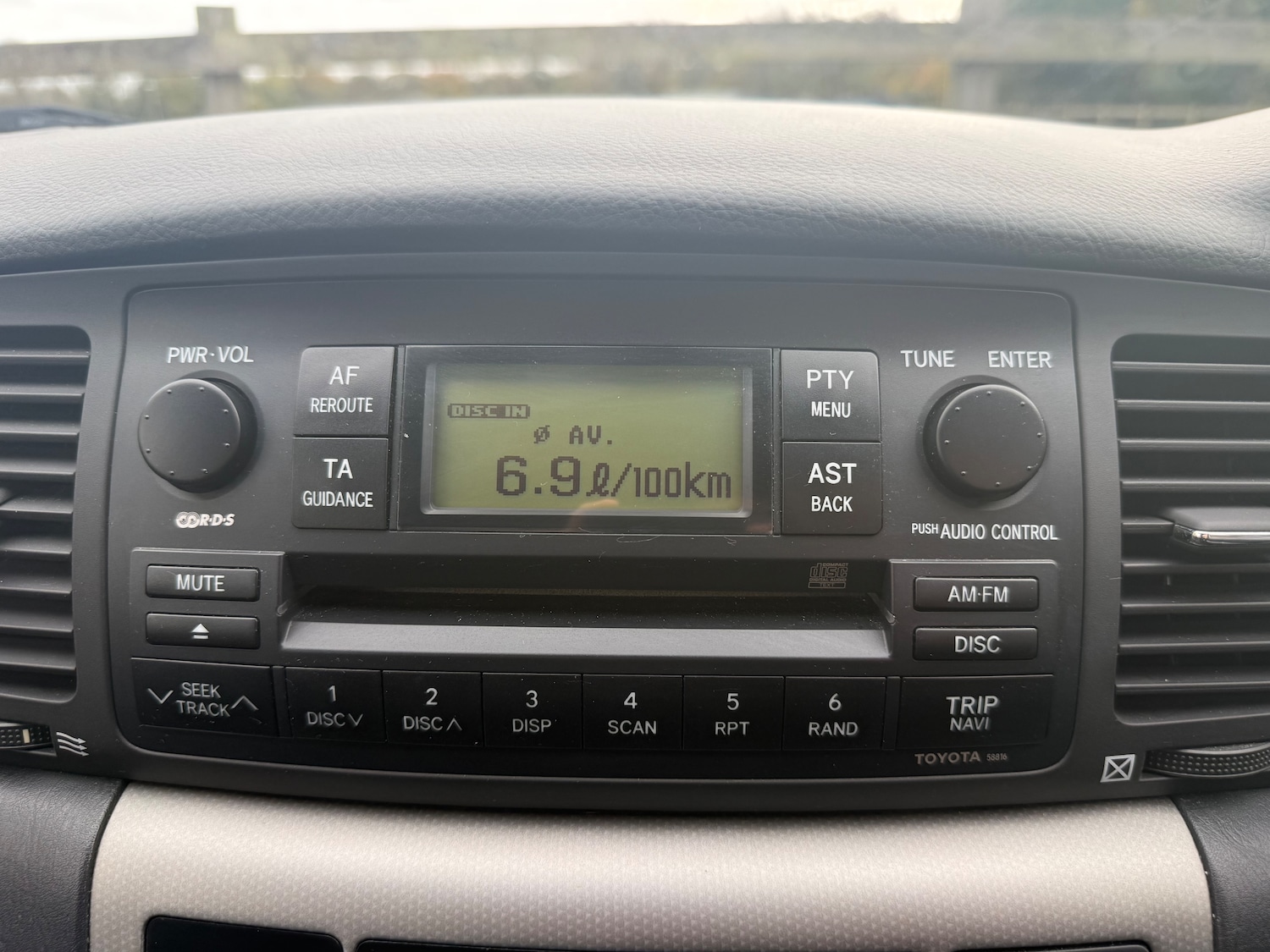 Used Toyota Corolla 2004 for sale - 76429535: Photo 35