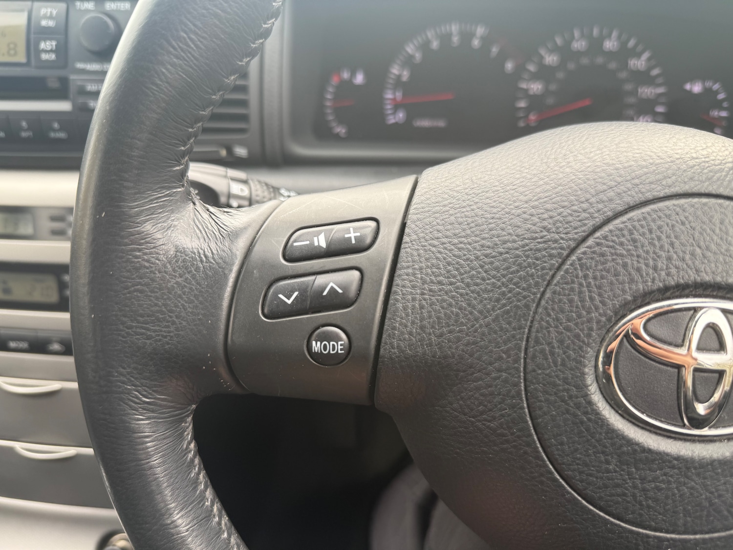 Used Toyota Corolla 2004 for sale - 76429535: Photo 40