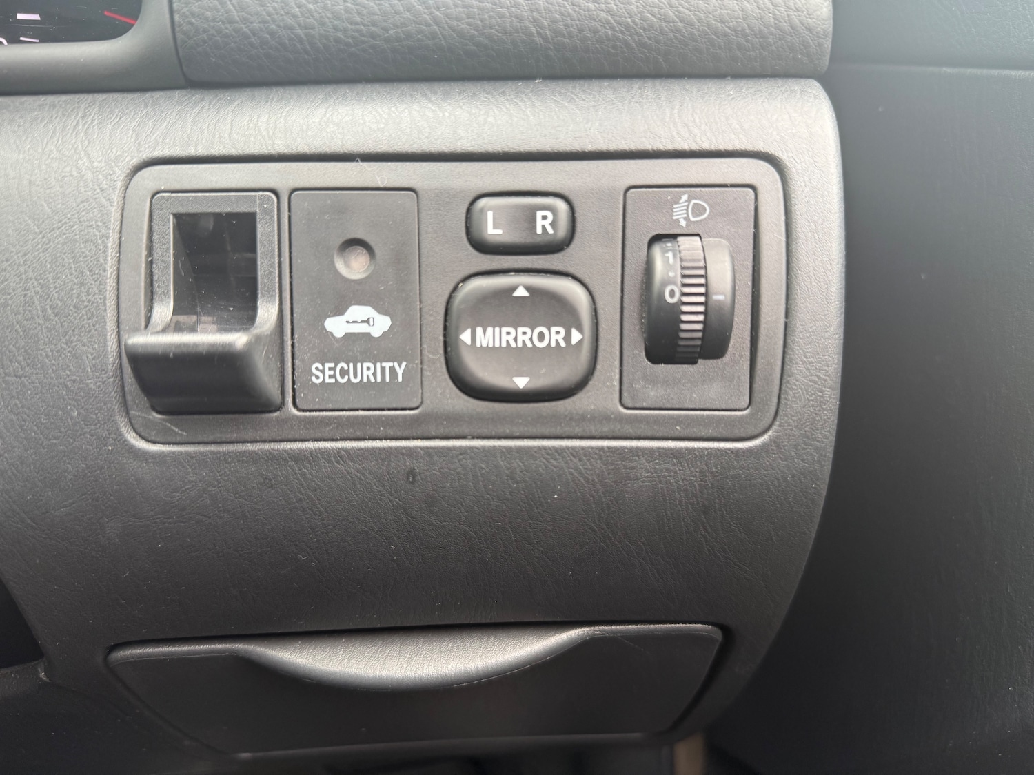 Used Toyota Corolla 2004 for sale - 76429535: Photo 41