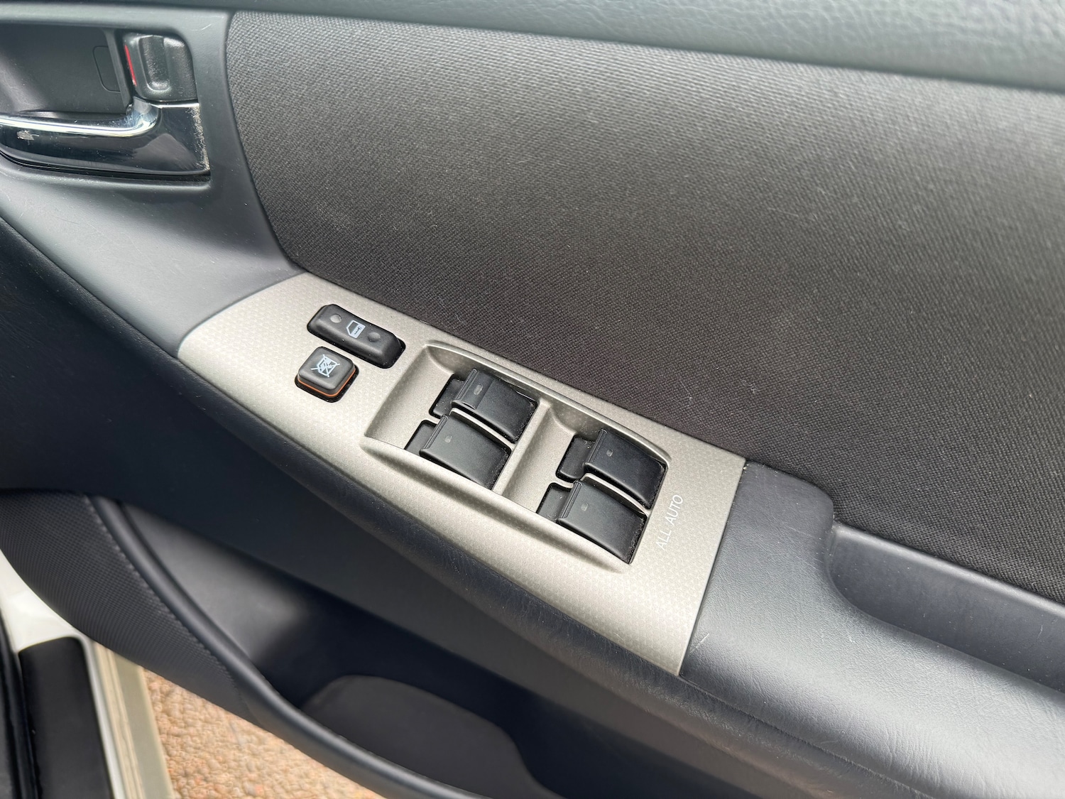 Used Toyota Corolla 2004 for sale - 76429535: Photo 42