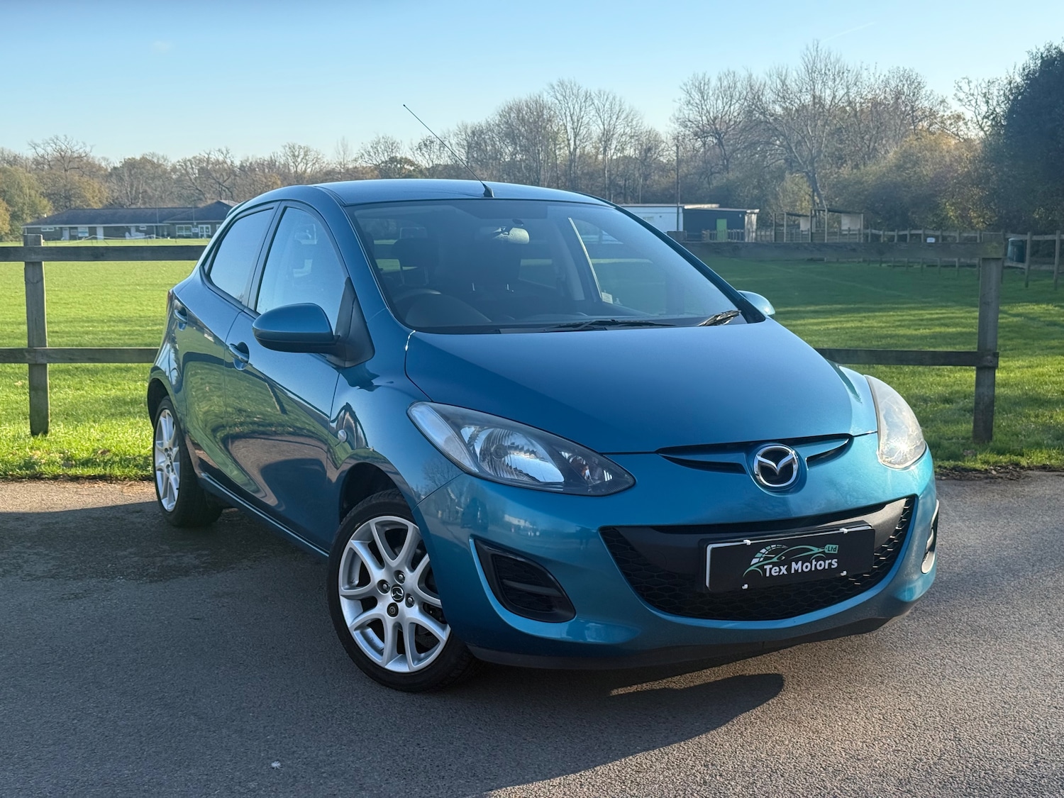 Used Mazda Mazda2 2014 for sale - 76653946: Photo 1