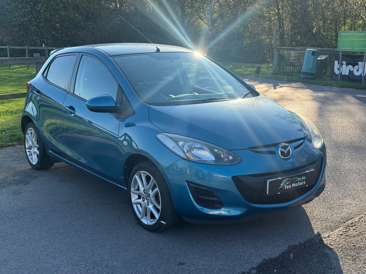 Used Mazda Mazda2 2014 for sale - 76653946: Photo 2