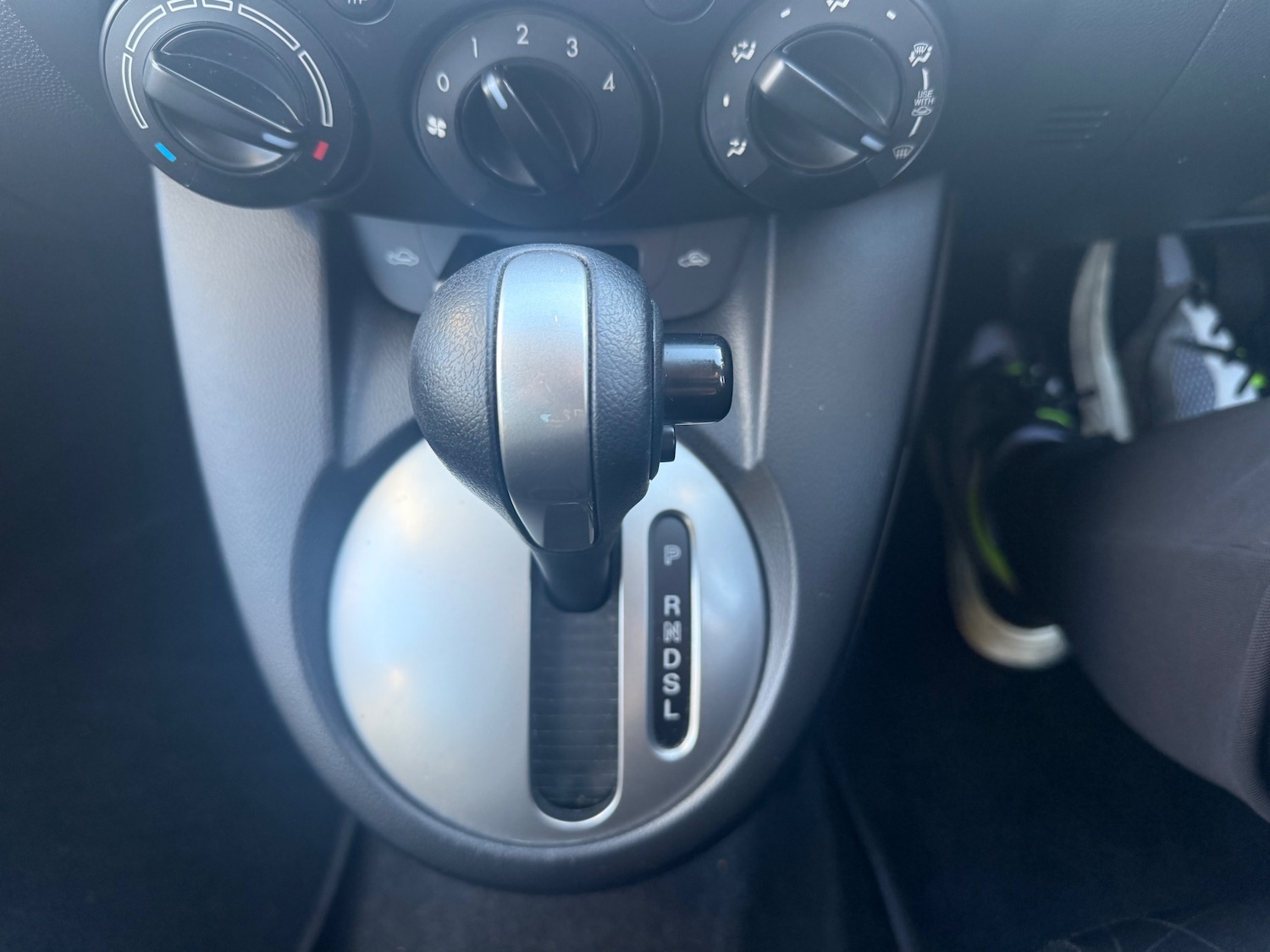 Used Mazda Mazda2 2014 for sale - 76653946: Photo 29