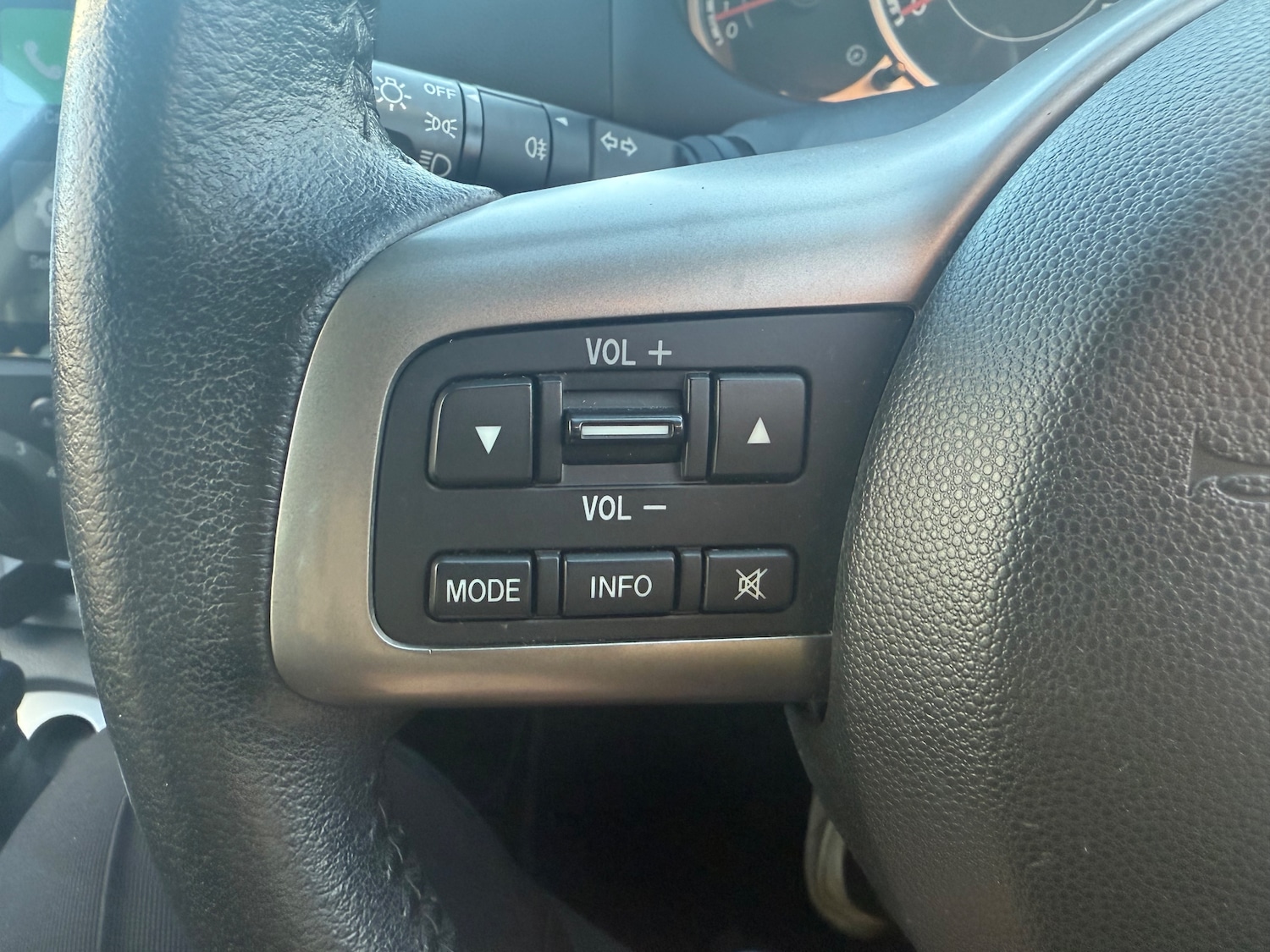 Used Mazda Mazda2 2014 for sale - 76653946: Photo 32