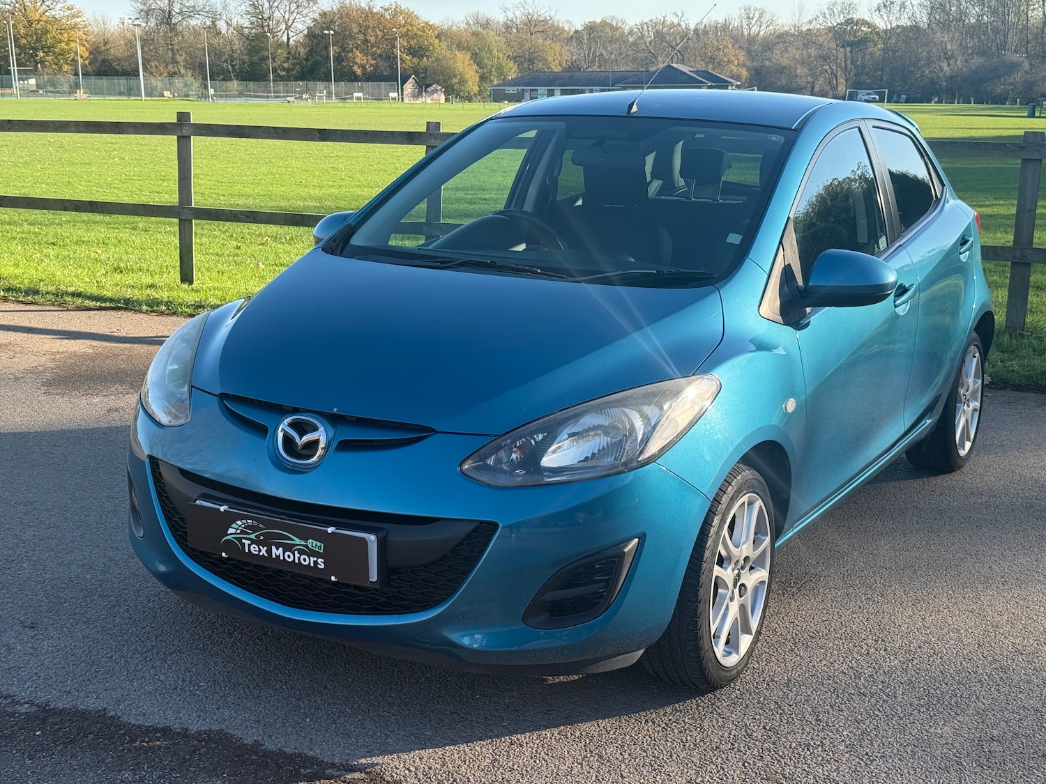 Used Mazda Mazda2 2014 for sale - 76653946: Photo 8