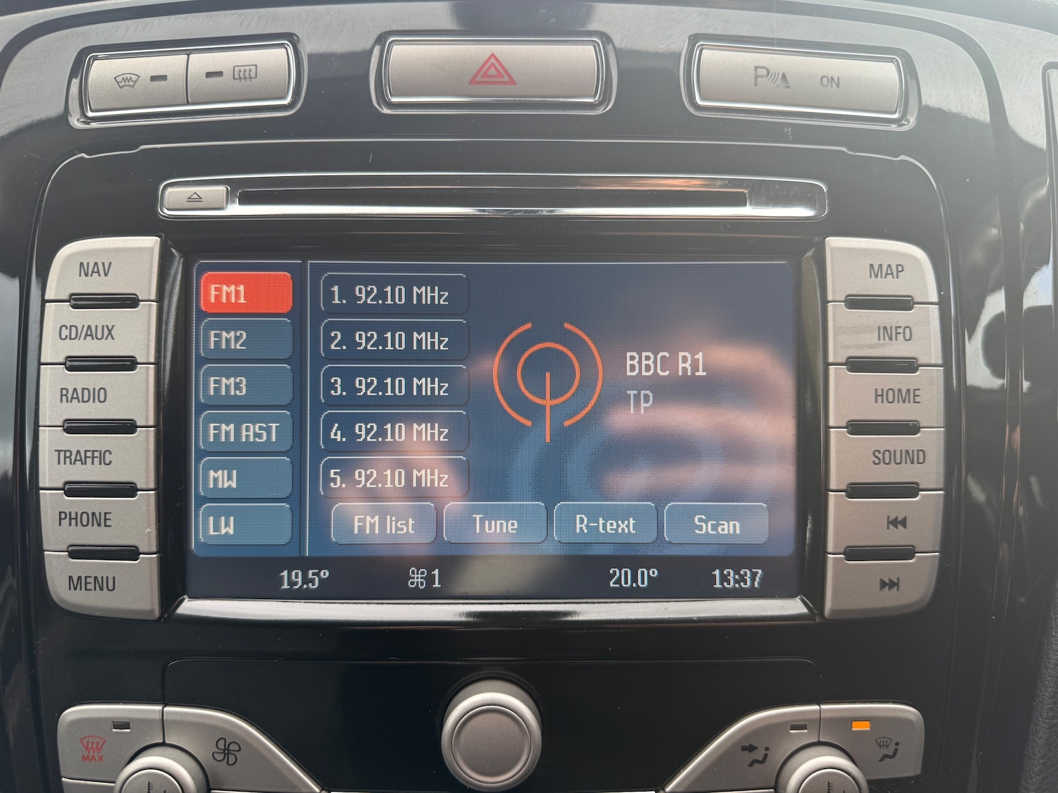 Used Ford Mondeo 2010 for sale - 76453677: Photo 27