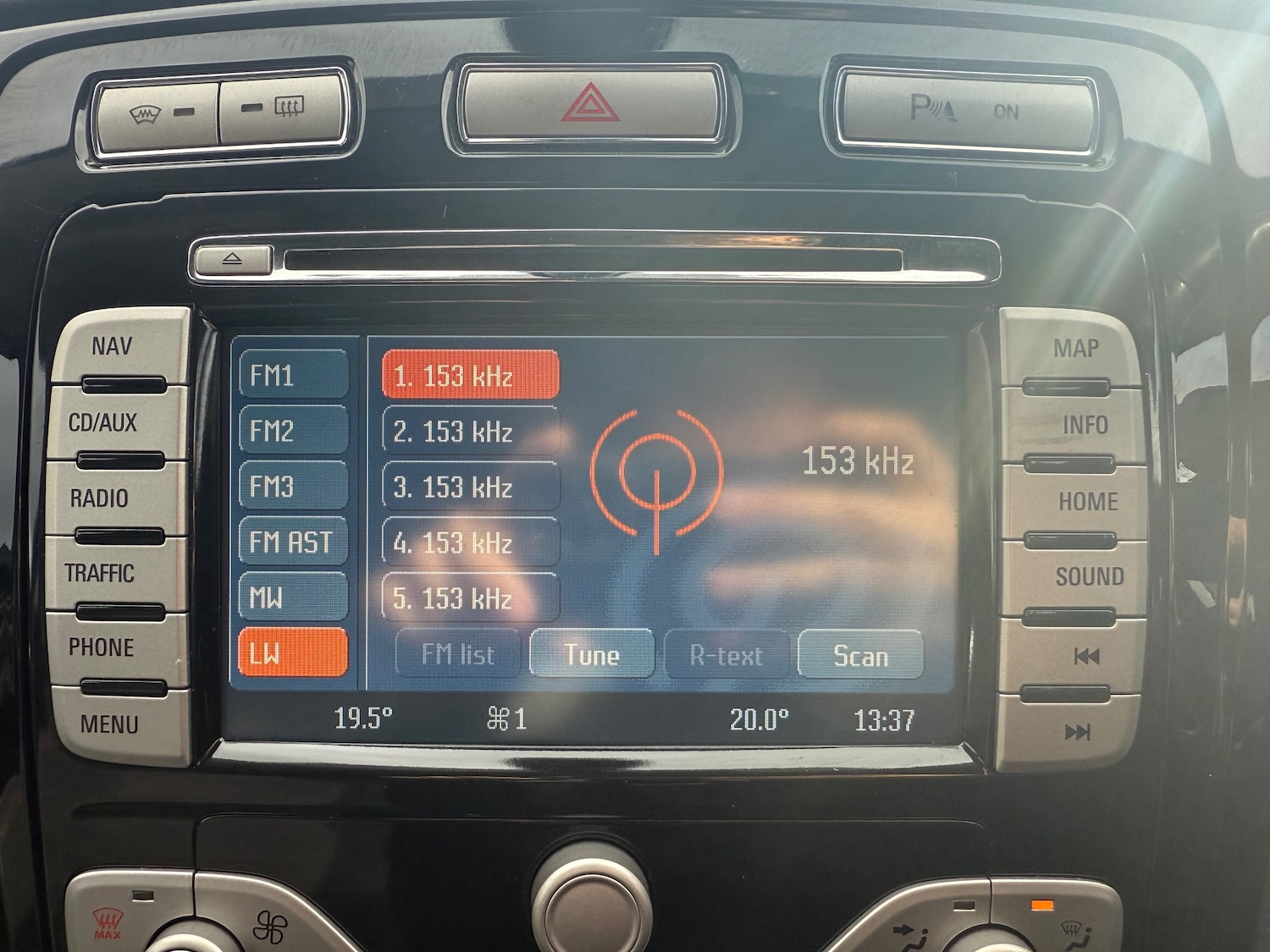 Used Ford Mondeo 2010 for sale - 76453677: Photo 29