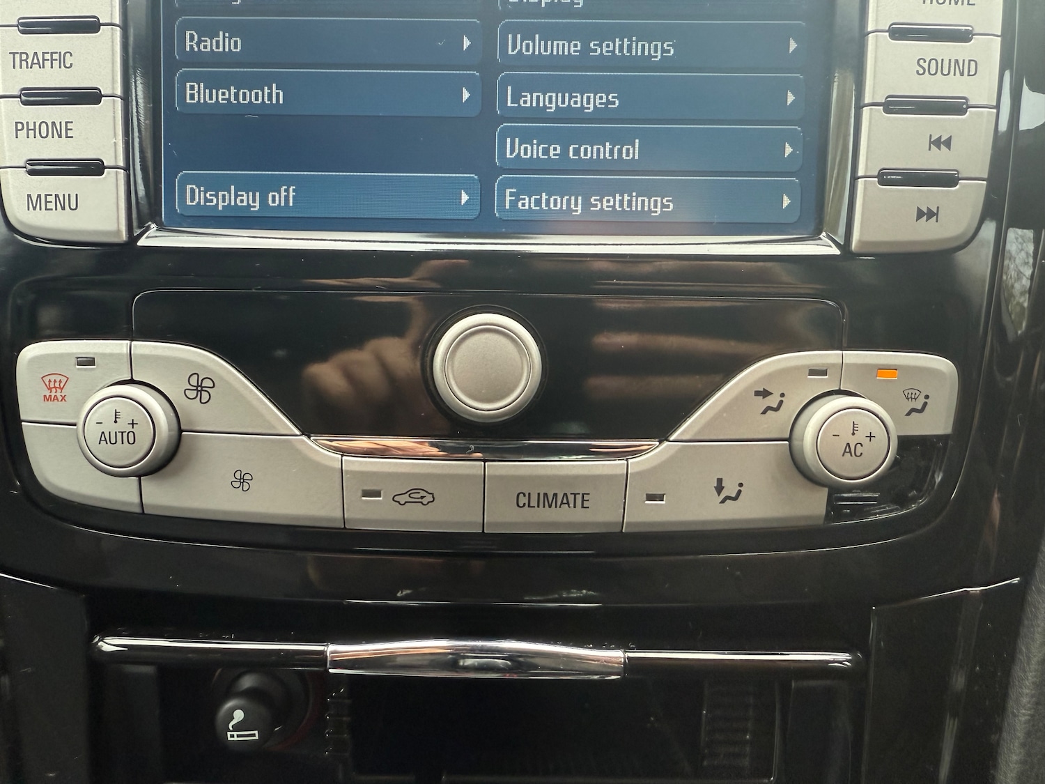 Used Ford Mondeo 2010 for sale - 76453677: Photo 40