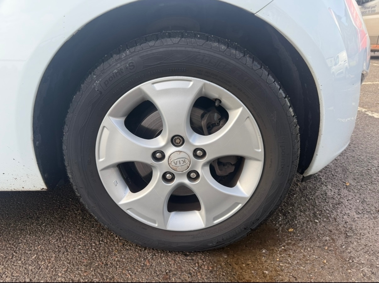 Used Kia Venga 2014 for sale - 76429527: Photo 11