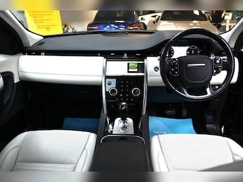 Used Land Rover Discovery Sport 2020 for sale - 76520440: Photo