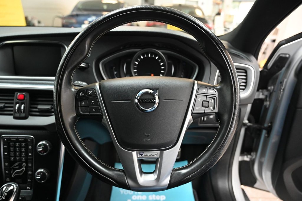 Used Volvo V40 2018 for sale - 76586682: Photo 11