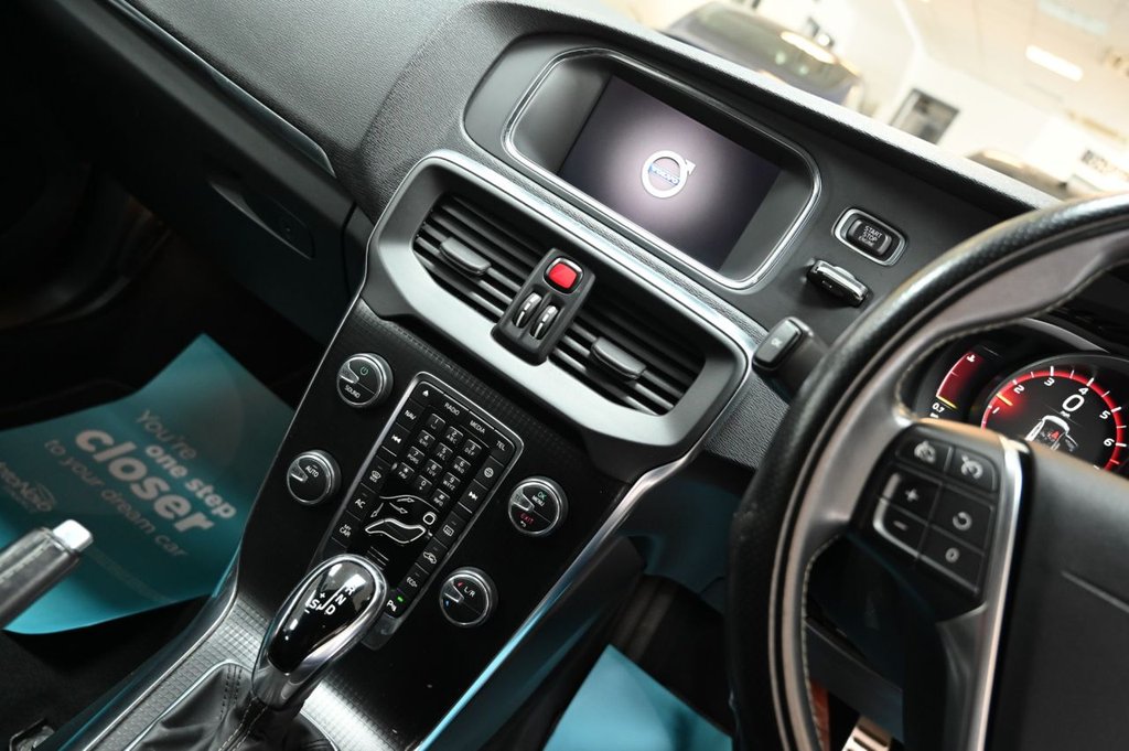 Used Volvo V40 2018 for sale - 76586682: Photo 12